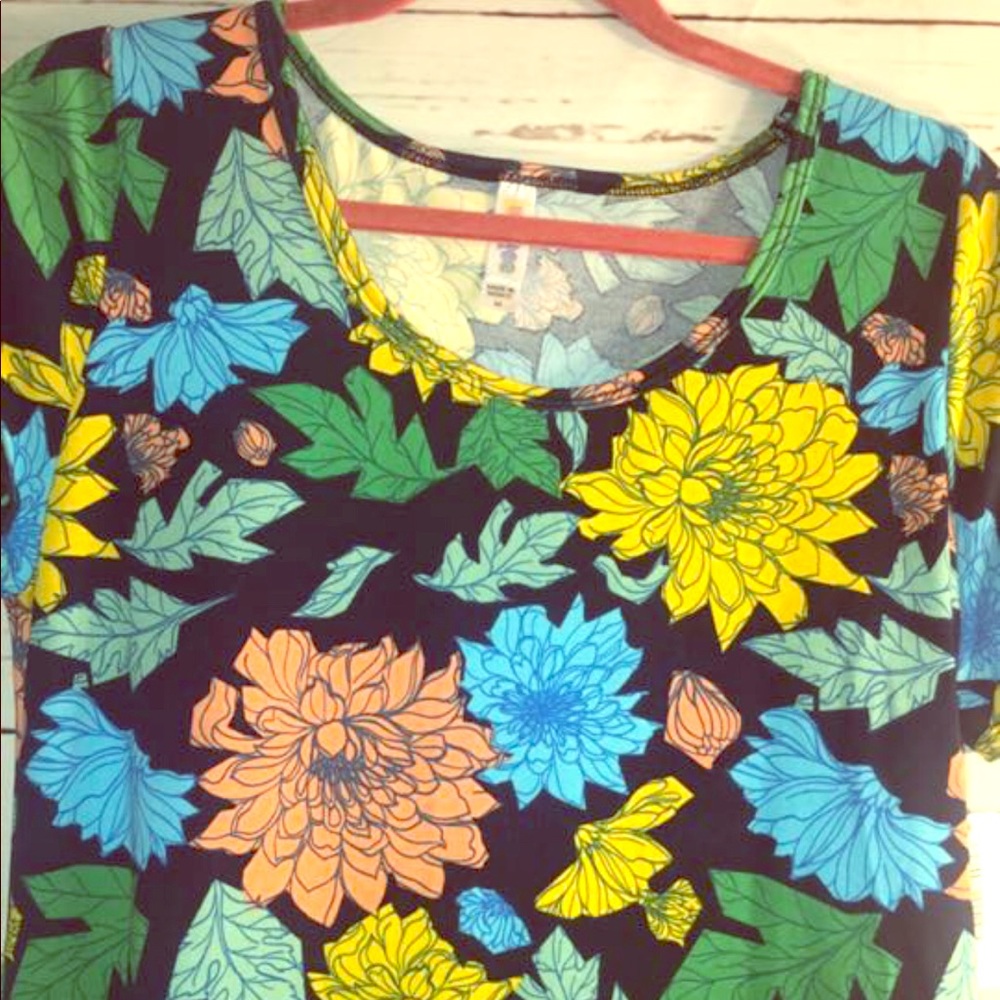 Medium Classic T from LuLaRoe